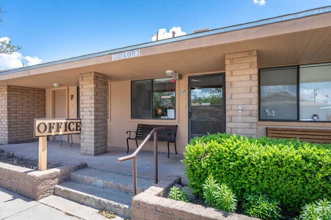 Leasing Office - Los Arcos and Starlight Court