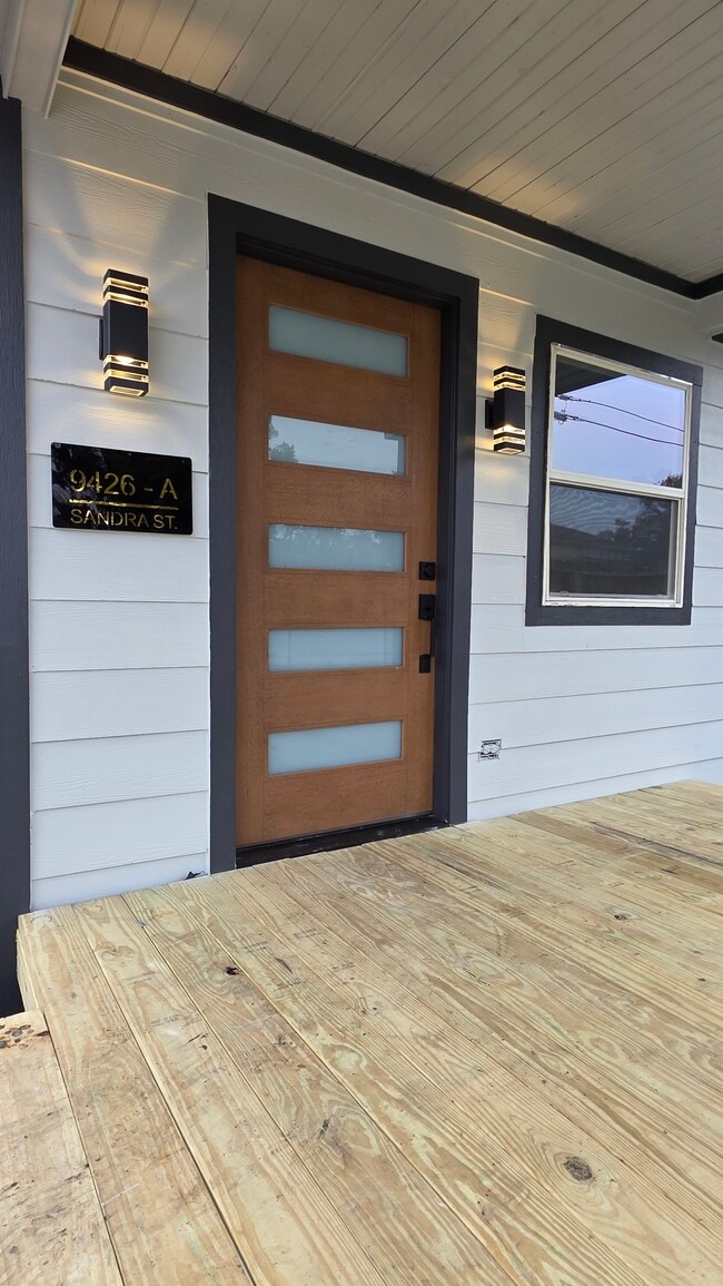 Building Photo - 9426 Sandra St