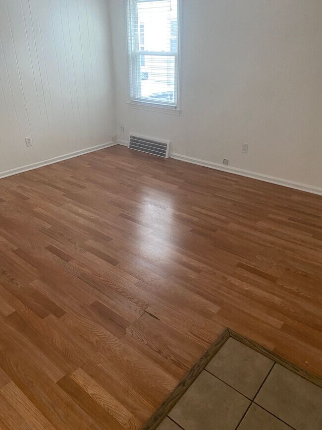 Photo - 3 bedroom, 1 bath bungalow with basement and 1 car garage