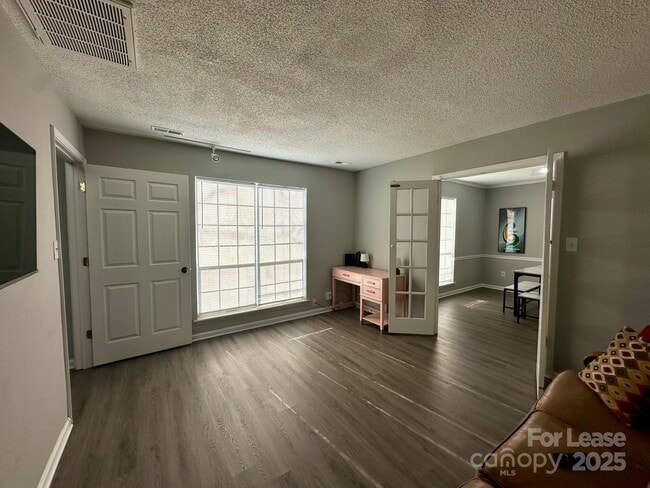 Photo - 9501 Pondside Ln