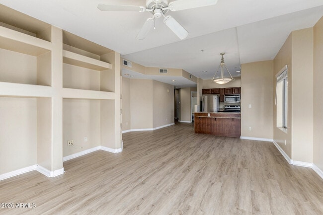 Photo - 14000 N 94th St