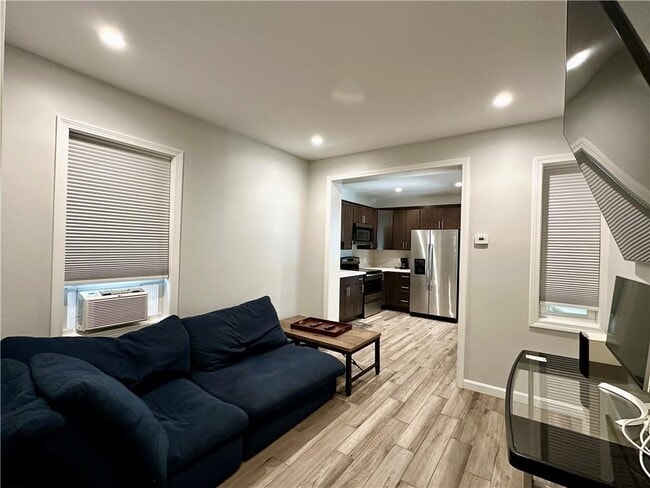 Photo - 29 Ann St Unit 1