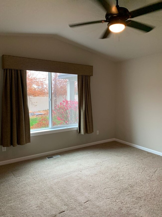 Photo - Beautiful 4-Bedroom, 3-Bathroom Home with ...