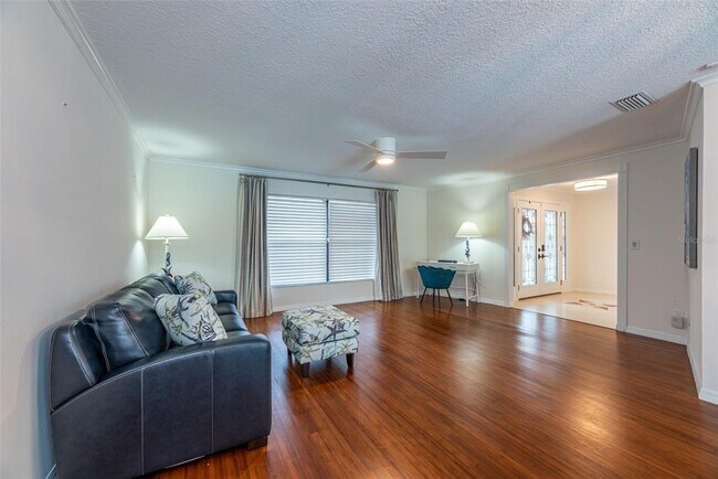 Photo - 910 Chipaway Dr