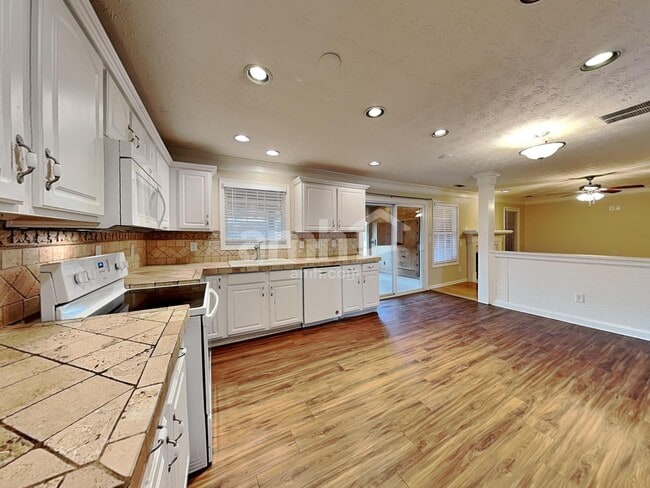 Photo - 2820 Wadley Ln