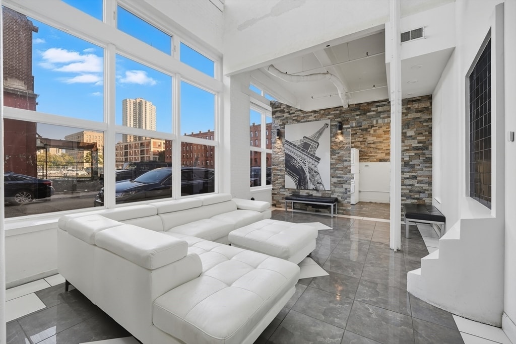 Photo - 11-31-31 Park St Unit 302