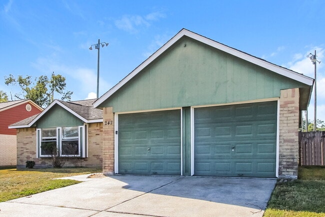 Photo - 242 Maybrook Dr