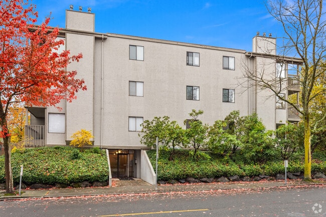 Building Photo - 4911 Fremont Ave N Rental