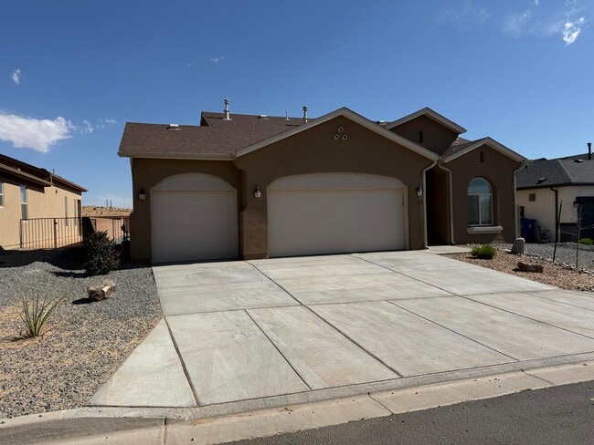 Building Photo - 4718 Manzano Peak St SW