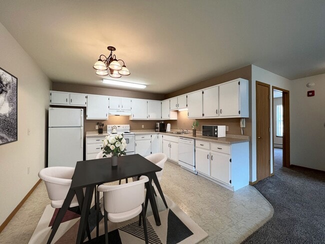 Photo - Hilltop Apartment Community
