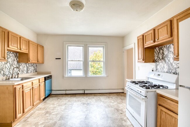 Photo - Spacious 3 Bedroom on top floor of 3 family home Unit 3rd Floor