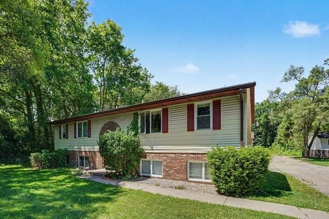 $774 1 bed/1 bath Apartment in Eastwood ***Ask about our Security Deposit Alternative!***