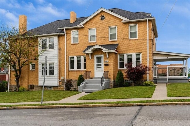 Photo - 511 Woodbourne Ave
