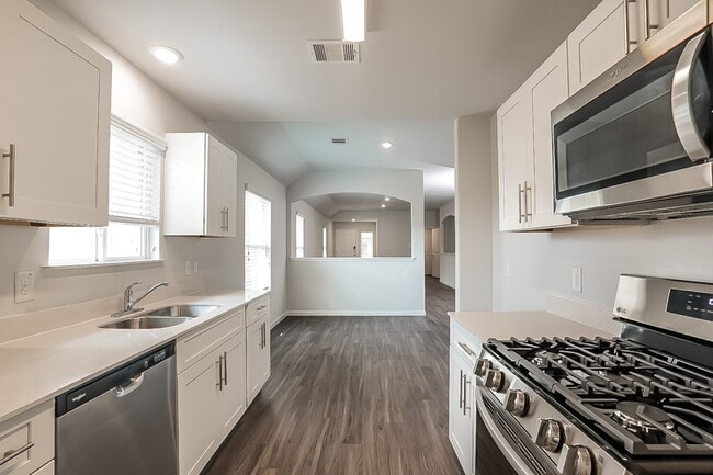 Photo - 19019 Moynihan Dr