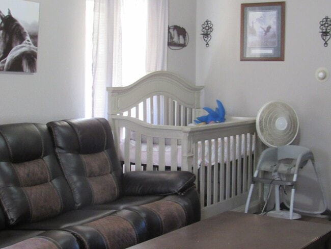 Photo - Cozy & Convenient 2+ Bedroom W/Garage