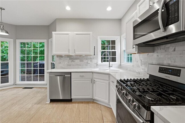 Photo - 1106 Glenrose St SE