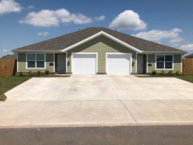 Photo - 613 W Christopher Dr Unit #A