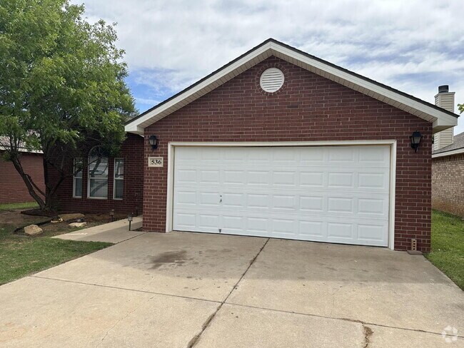 Building Photo - Charming North Lubbock Home with Spacious ...