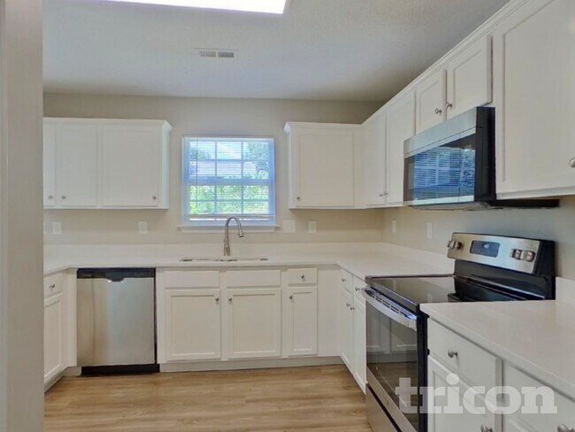 6826 Squirrels Foot Ct