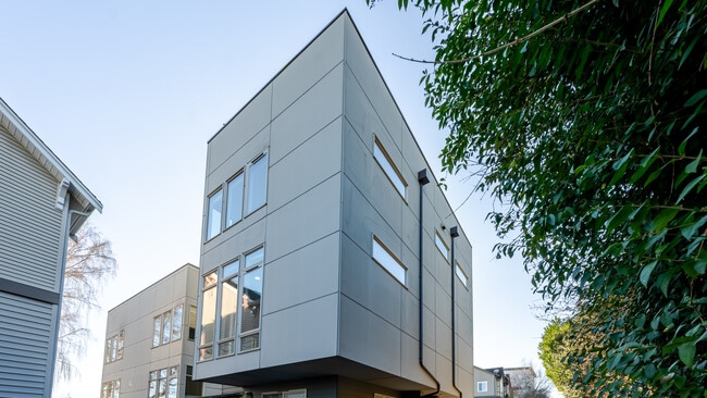 Photo - 3245 21st Ave W Unidad 3245 21st Ave W, Seattle, WA 98199
