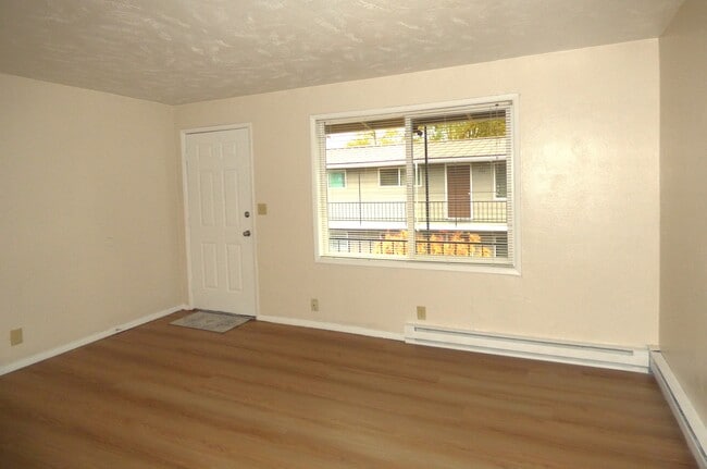 Photo - The Court at Hawthorne