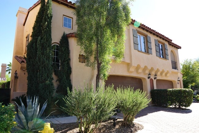 Building Photo - 1816 Pintura Cir W