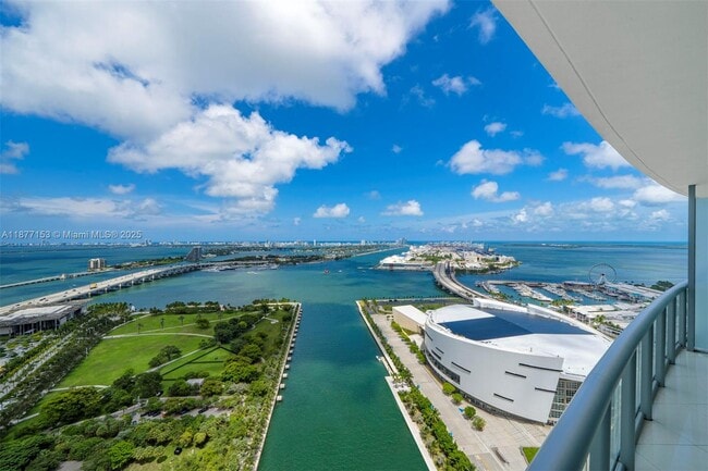 Building Photo - 888 Biscayne Blvd Unit 3710 Rental
