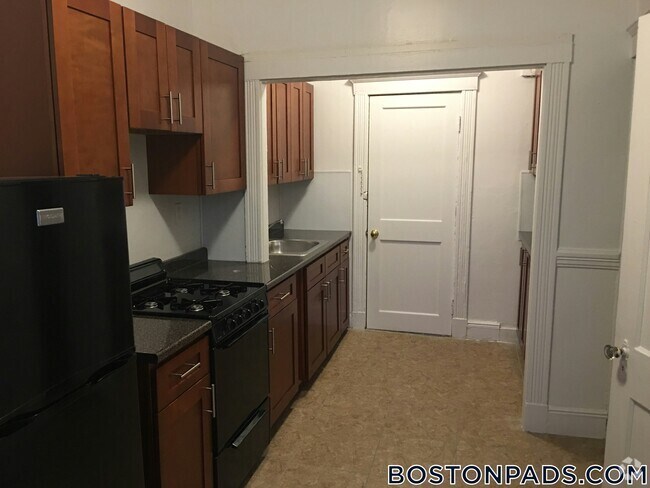 Building Photo - 8 Vinal St Rental