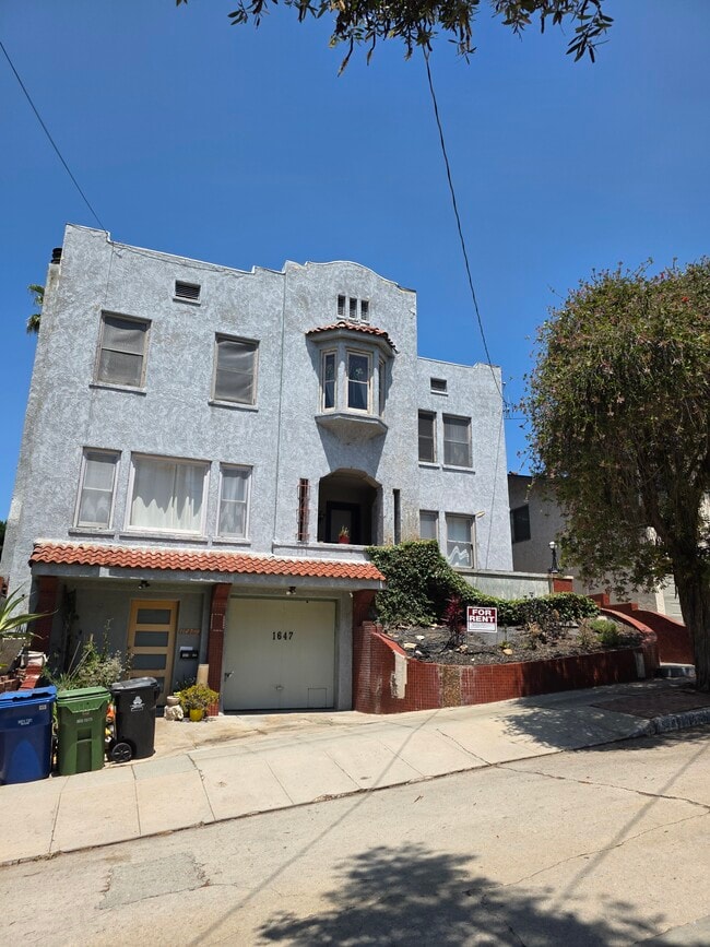 Front of building - 1647 Angelus Ave Apartamentos Unidad 1647 Angelus Ave