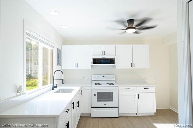 Photo - 31776 Arenac Ct