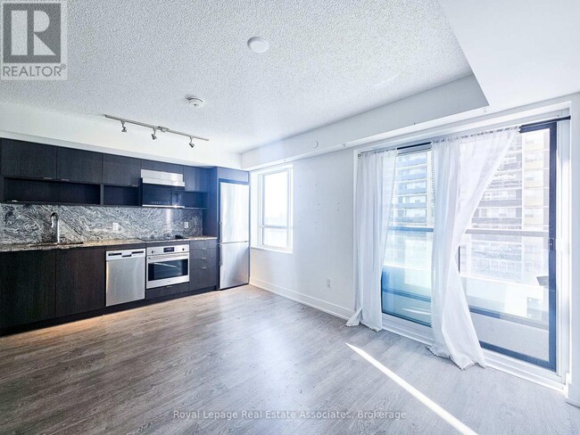 Photo - 9 Mabelle Ave Unit 525