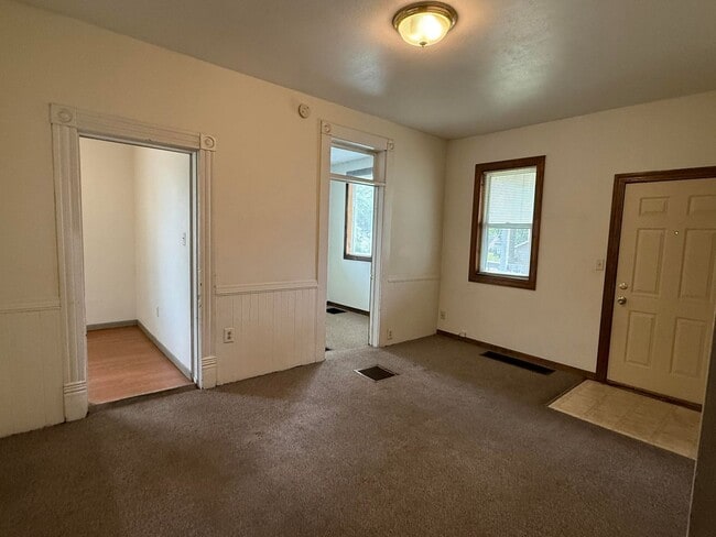 Building Photo - 823 West Ave S Unit 1207