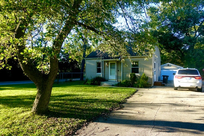 Photo - OAKWOOD ST
