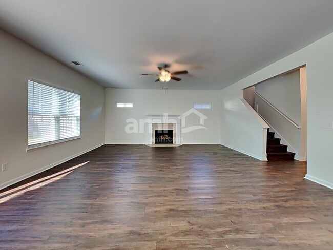 Photo - 138 Waverly Way