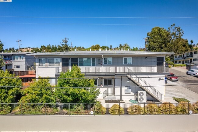 Photo - 16318 Maubert Ave Unit B