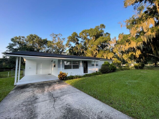 Photo - Country Living! 2 Bedroom Lithia