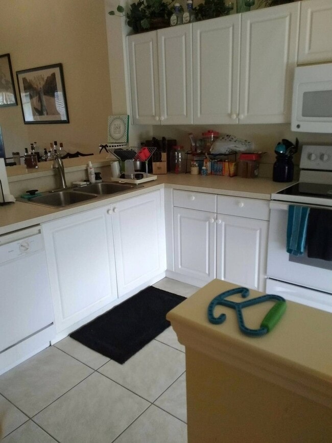 Photo - 2 Bedroom 2 Bath in Coral Falls