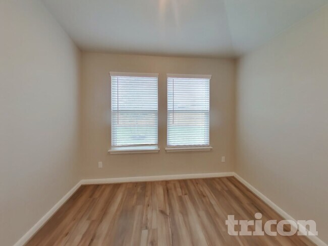 Photo - 5807 Noah Pl