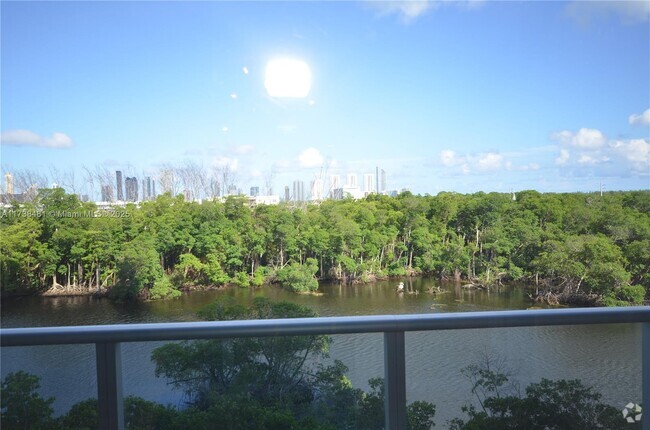 Building Photo - 16385 Biscayne Blvd Unit 518 Rental