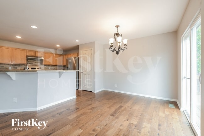 Photo - 800 Lonewolf Cir