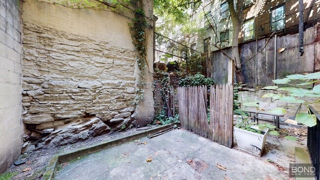 Building Photo - 1731 Second Avenue Unit 1RS Rental