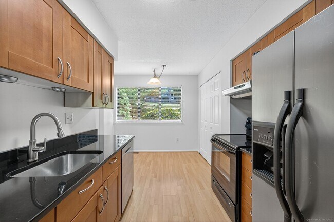 Photo - 128 Conestoga Way