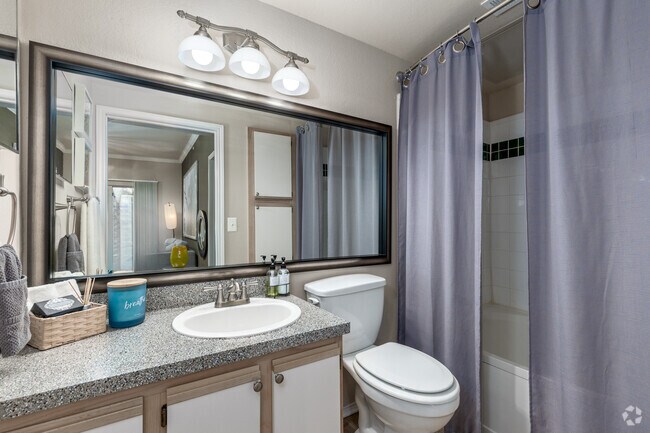 1BR, 1BA - 677SF - A2 - Bathroom - Stone Ridge