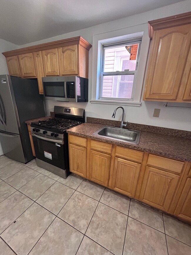 Photo - 626 E 230th St Unit 1