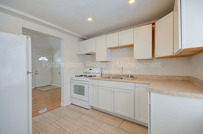 Photo - 1512 N May St