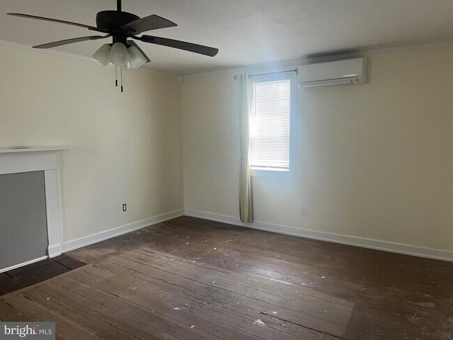 Photo - 940 Ambler Rd
