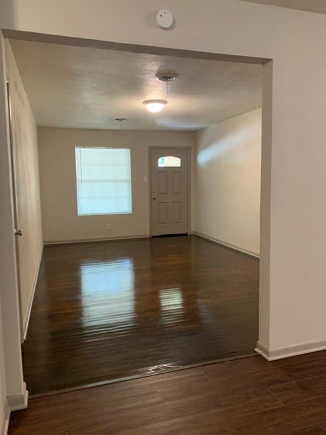 Photo - 1400 Glendale St