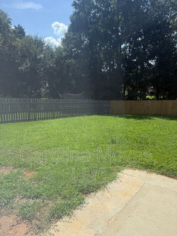 Photo - 210 Morell Dr