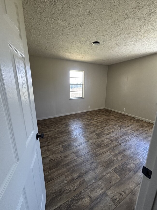 Photo - 207 W Grant St