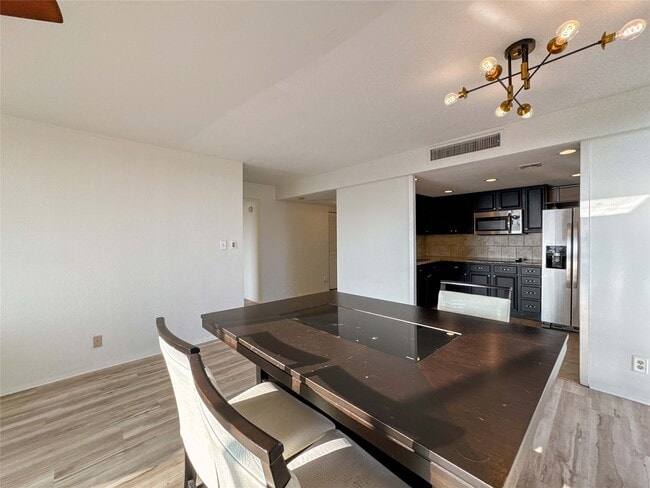 Photo - 2016 Main St Unit 1502